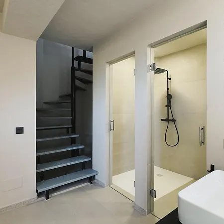 Duplex In With Pool *